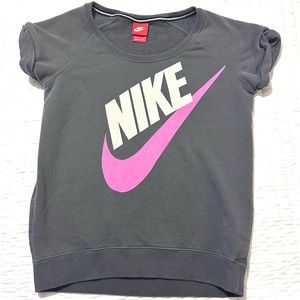NIKE Short Sleeve T-shirt
